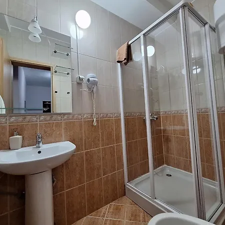 Studio Apartments Oleg Ohrid Rum bild