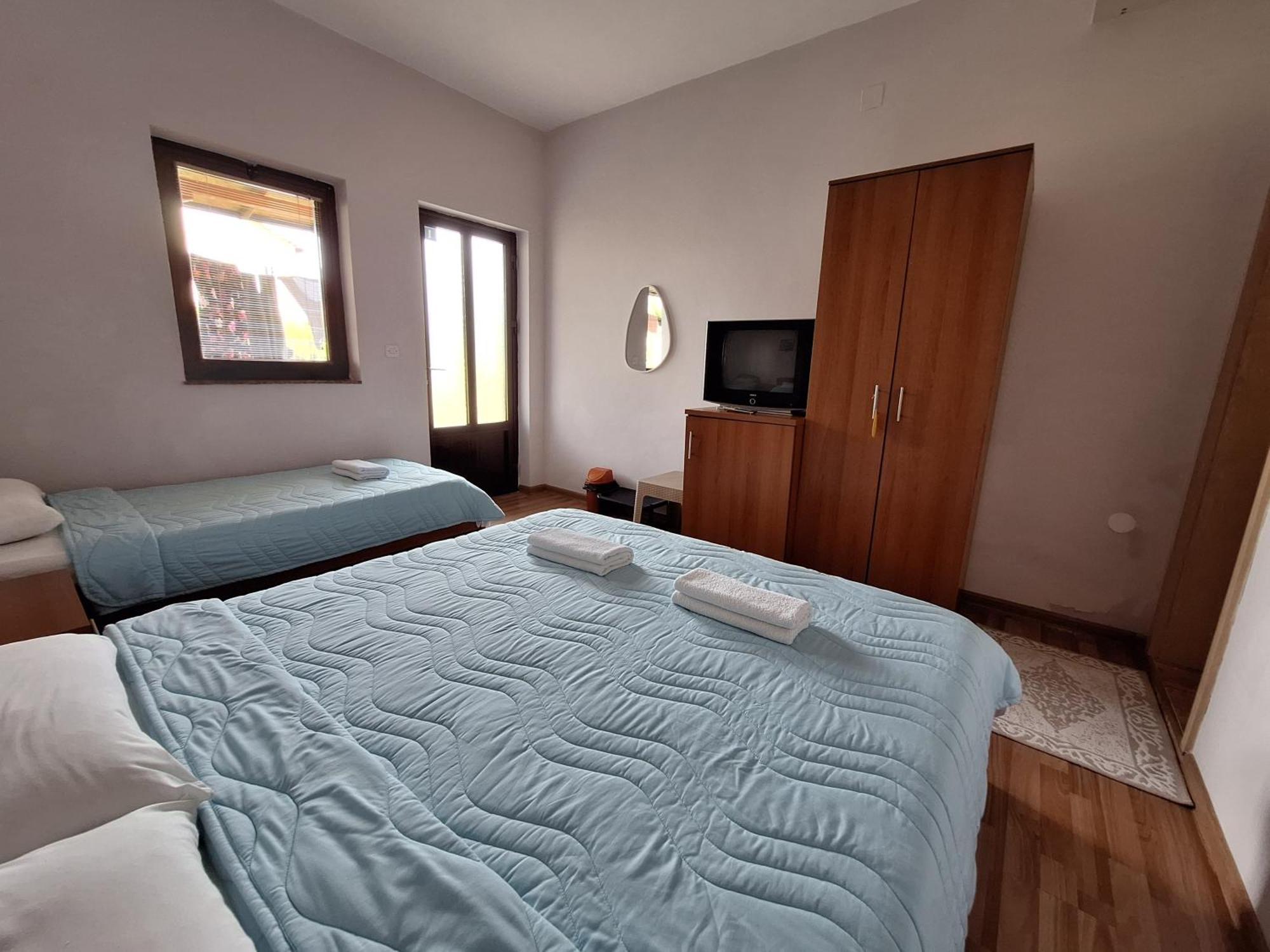 Oleg Apartment *